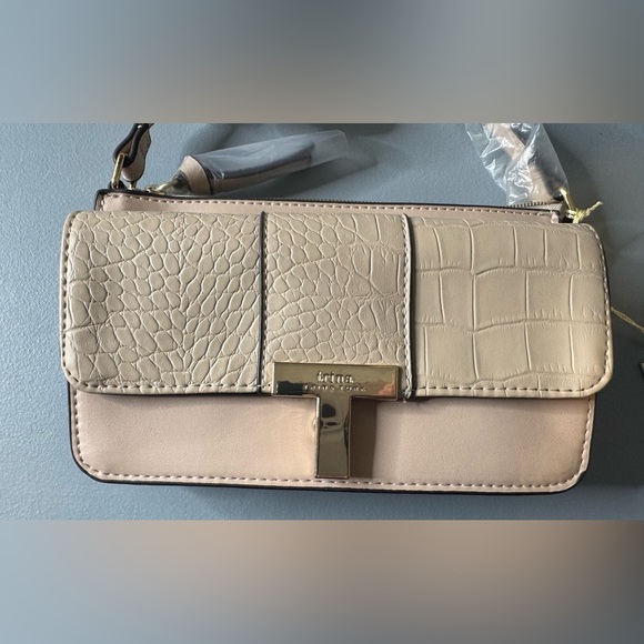 Trina Turk Tan Croc-Embossed crossbody with gold hardware - Picture 2 of 9